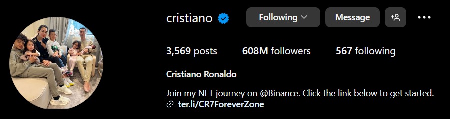Akun sebesar Cristiano Ronaldo masih menggunakan bio untuk promosi dan menaruh link
Gambar: Instagram