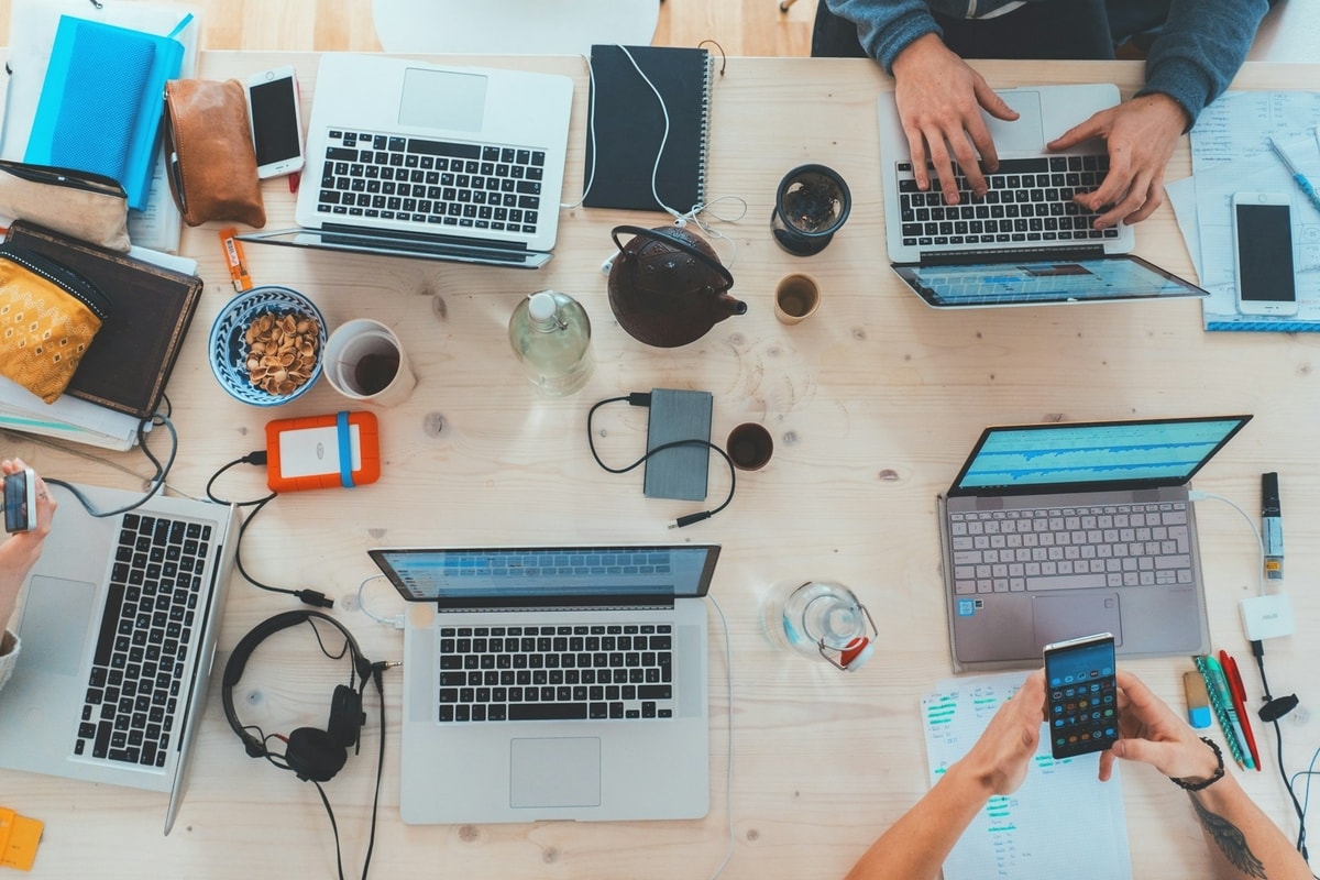 Ilustrasi bisnis digital marketing
Gambar: Unsplash