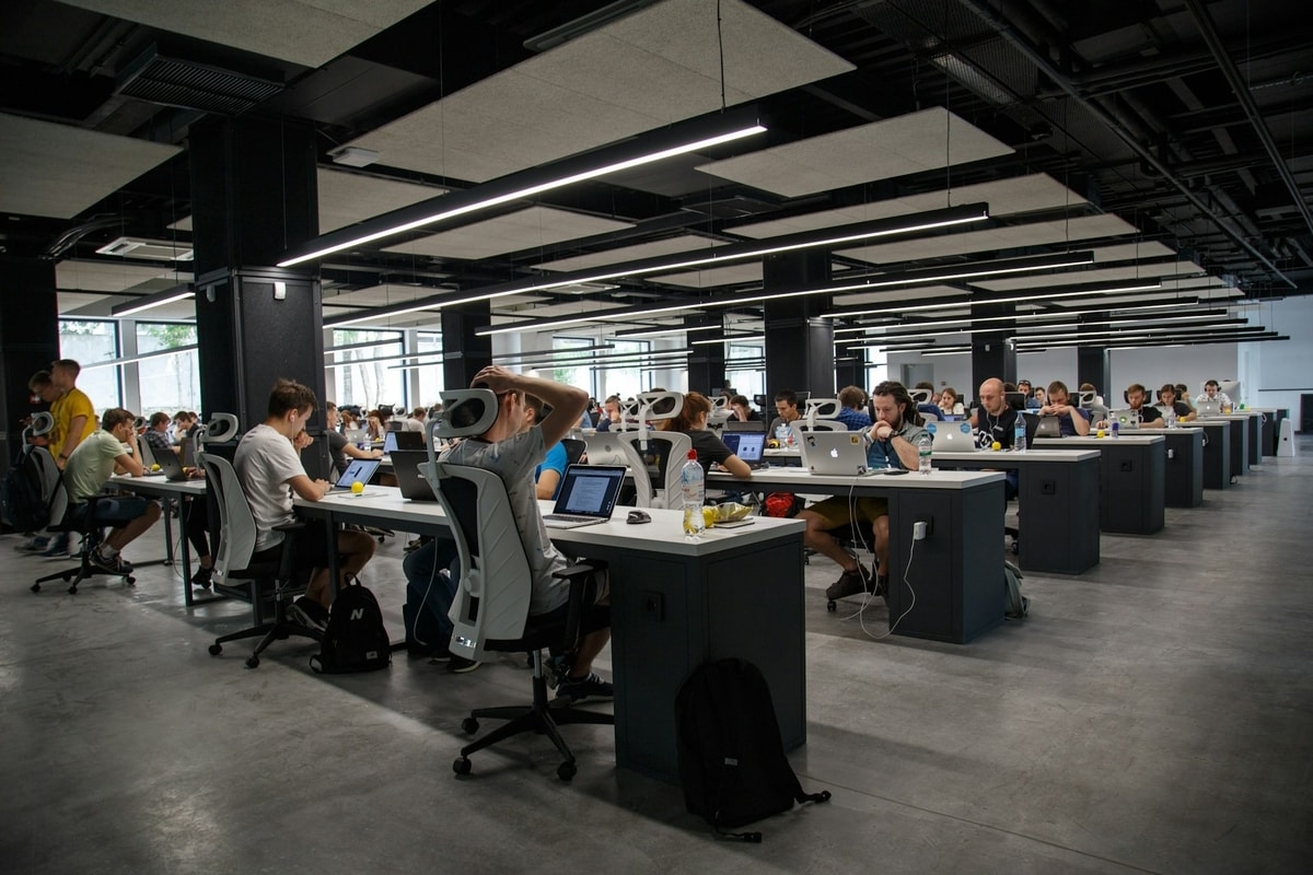 Ilustrasi kantor bersih juga bagian dari produk layanan
Gambar: Unsplash Ilustrasi kantor bersih juga bagian dari produk layanan
Gambar: Unsplash