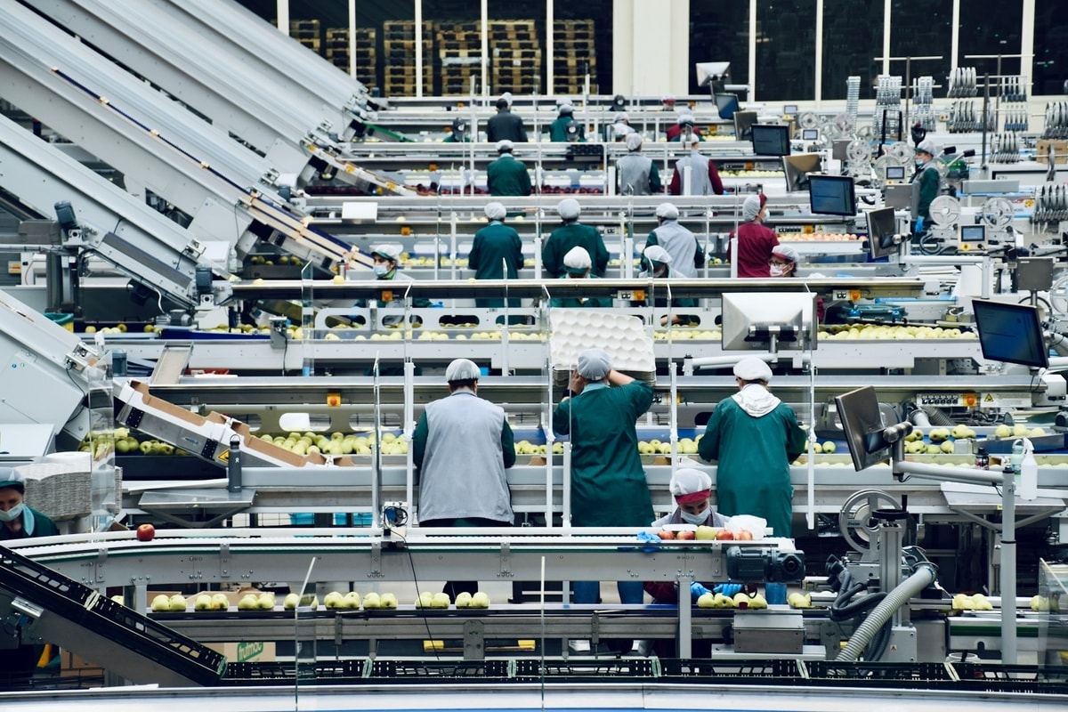 Mesin dalam industri juga termasuk produk industrial
Gambar: Unsplash Mesin dalam industri juga termasuk produk industrial
Gambar: Unsplash