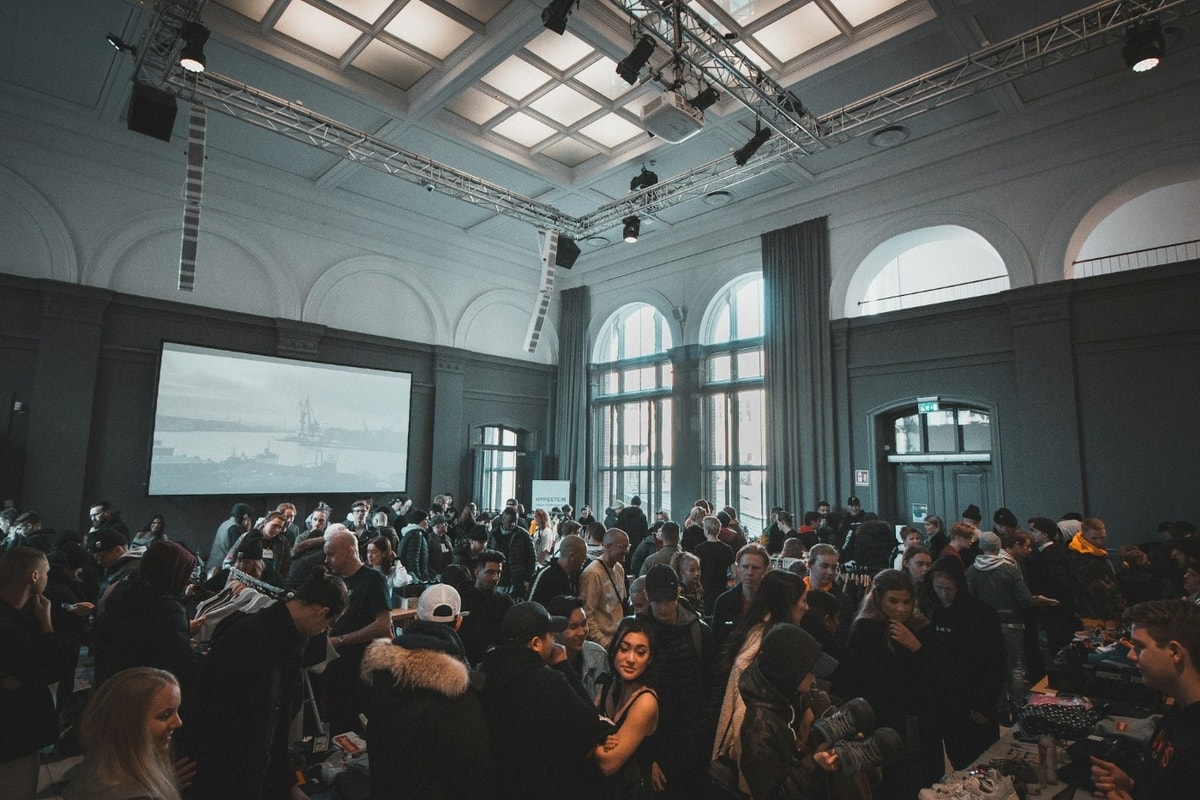 Ilustrasi networking
Gambar: Unsplash