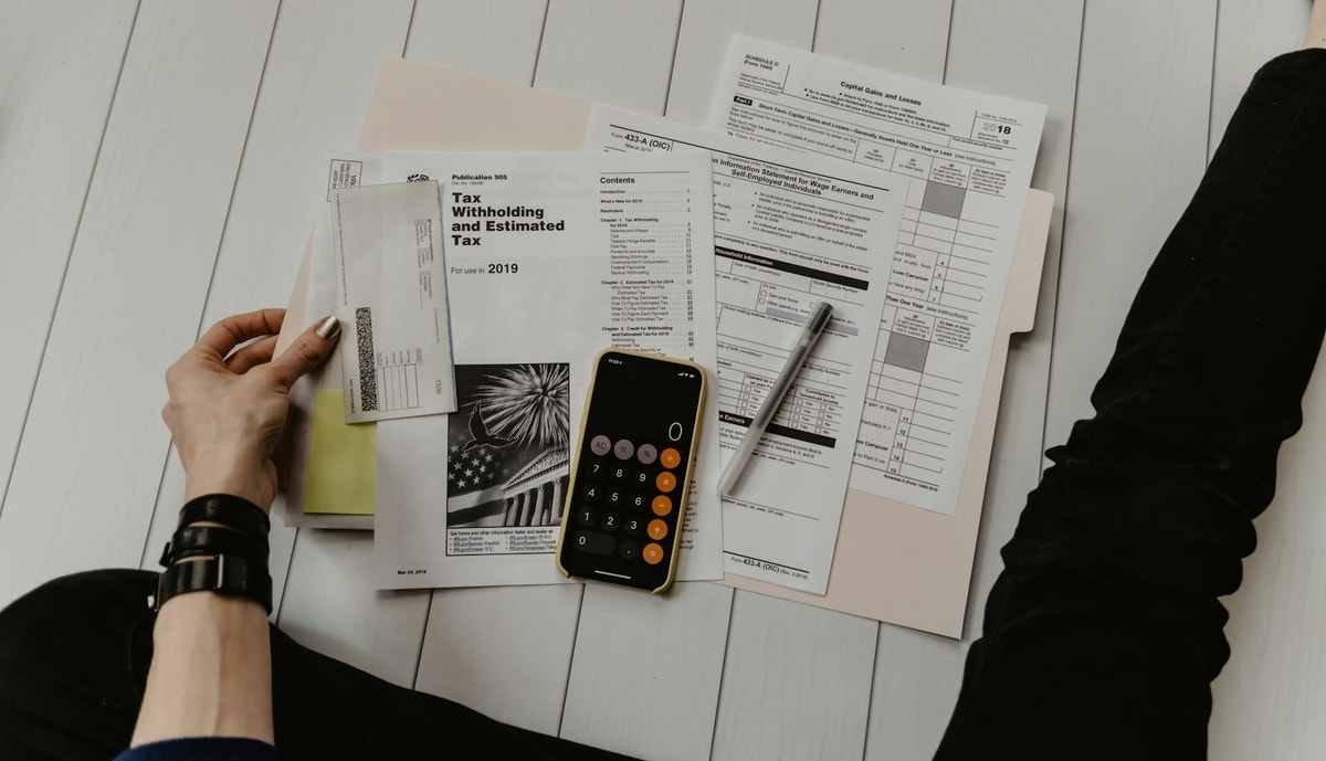 Ilustrasi perhitungan revenue dan profit
Gambar: Unsplash