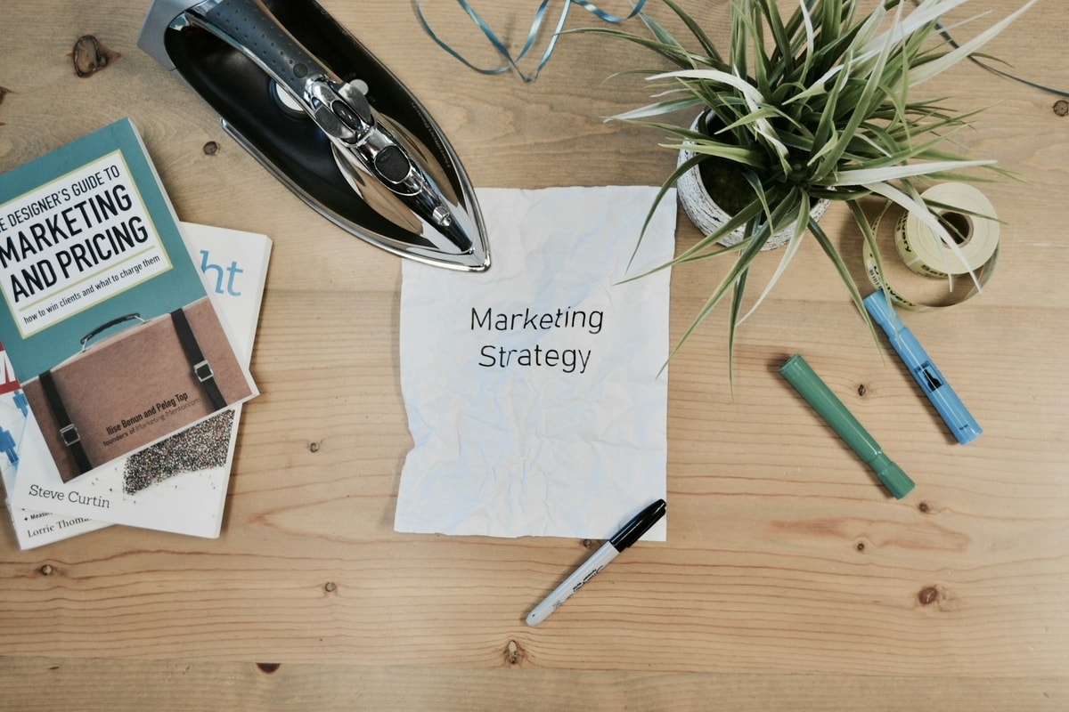 Ilustrasi strategi marketing
Foto oleh Campaign Creators di Unsplash