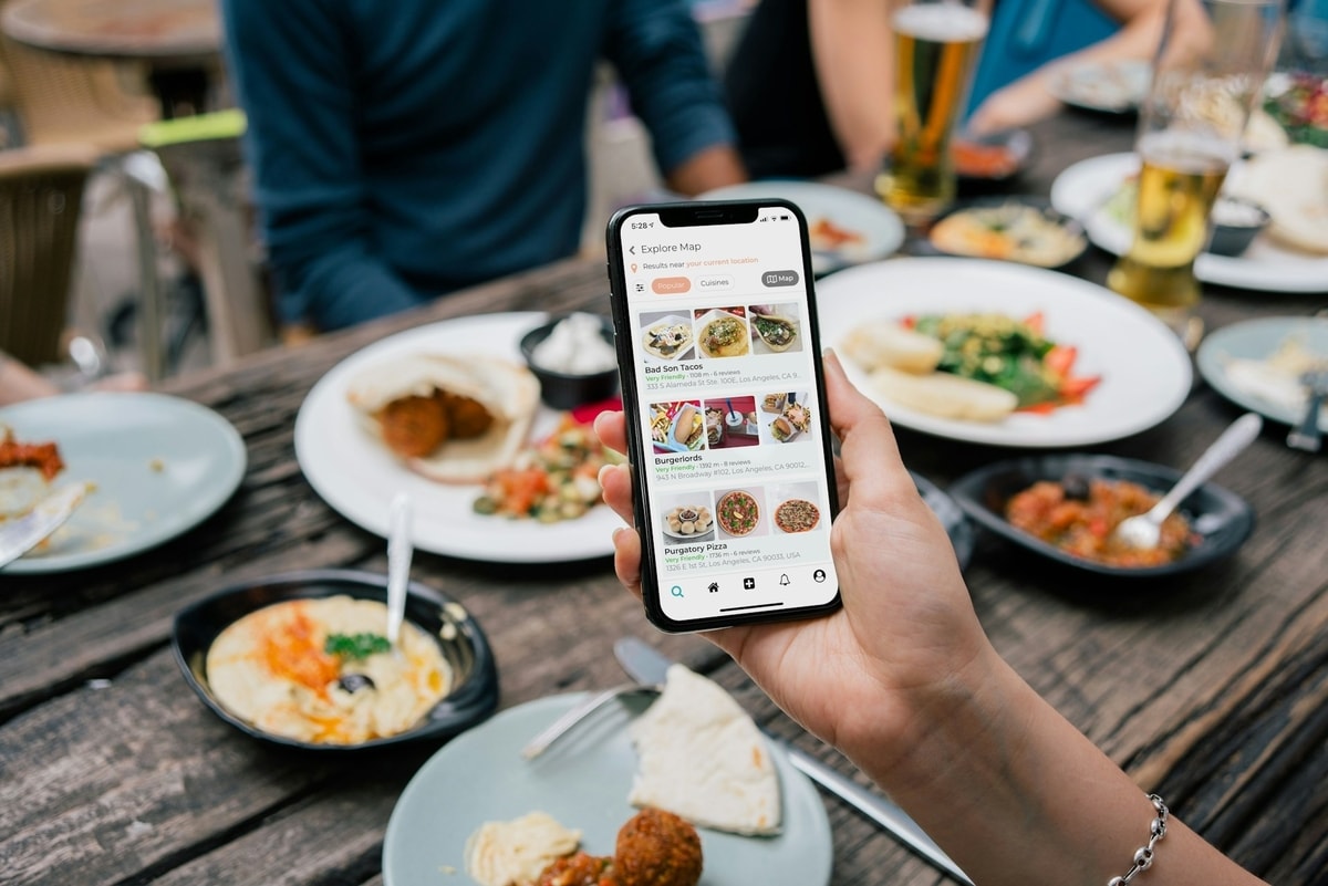 Ilustrasi mobile app
Foto oleh abillion di Unsplash