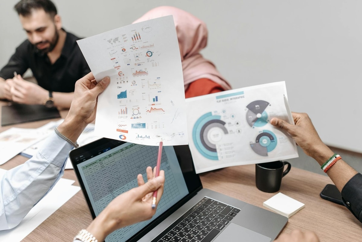 Ilustrasi data digital marketing
Foto oleh Pavel Danilyuk di Pexels