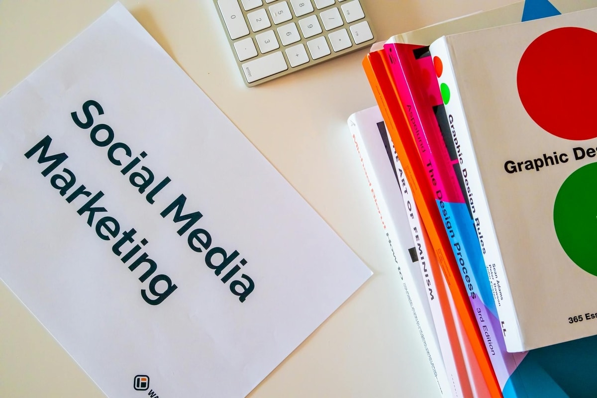 Ilustrasi sosial media marketing
Foto oleh Walls.io di Pexels Ilustrasi sosial media marketing
Foto oleh Walls.io di Pexels