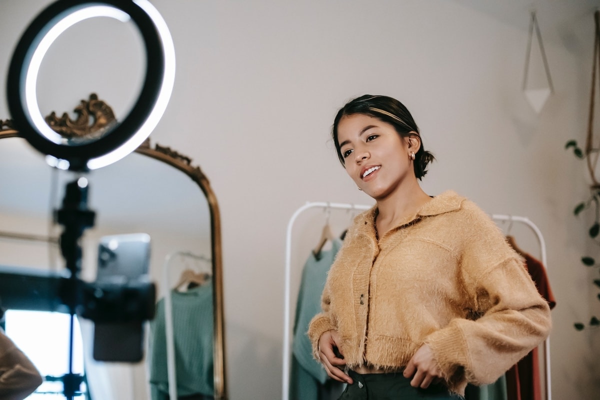 Potret aktivitas influencer
Gambar: Pexels Potret aktivitas influencer
Gambar: Pexels